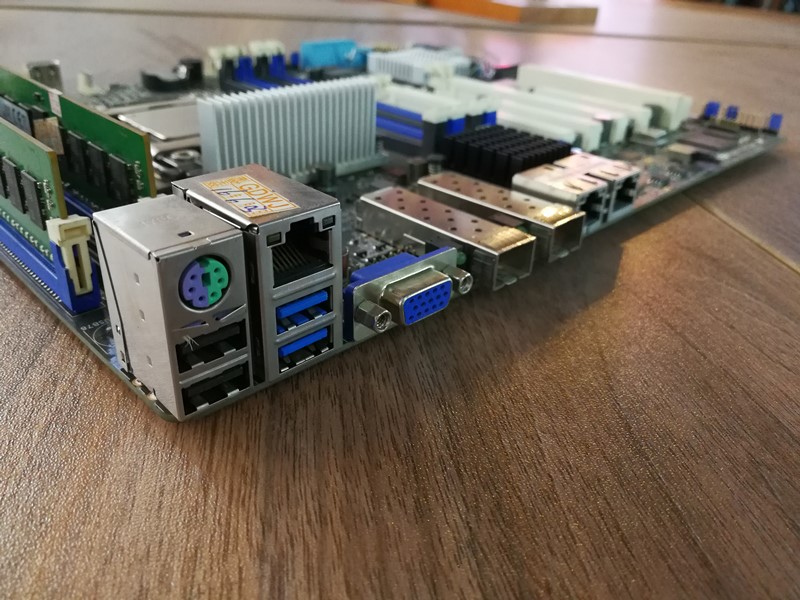 华硕Z10PA-U8/10G-2S 服务器工作站的性价比之选——双万兆网卡带来的高性能体验